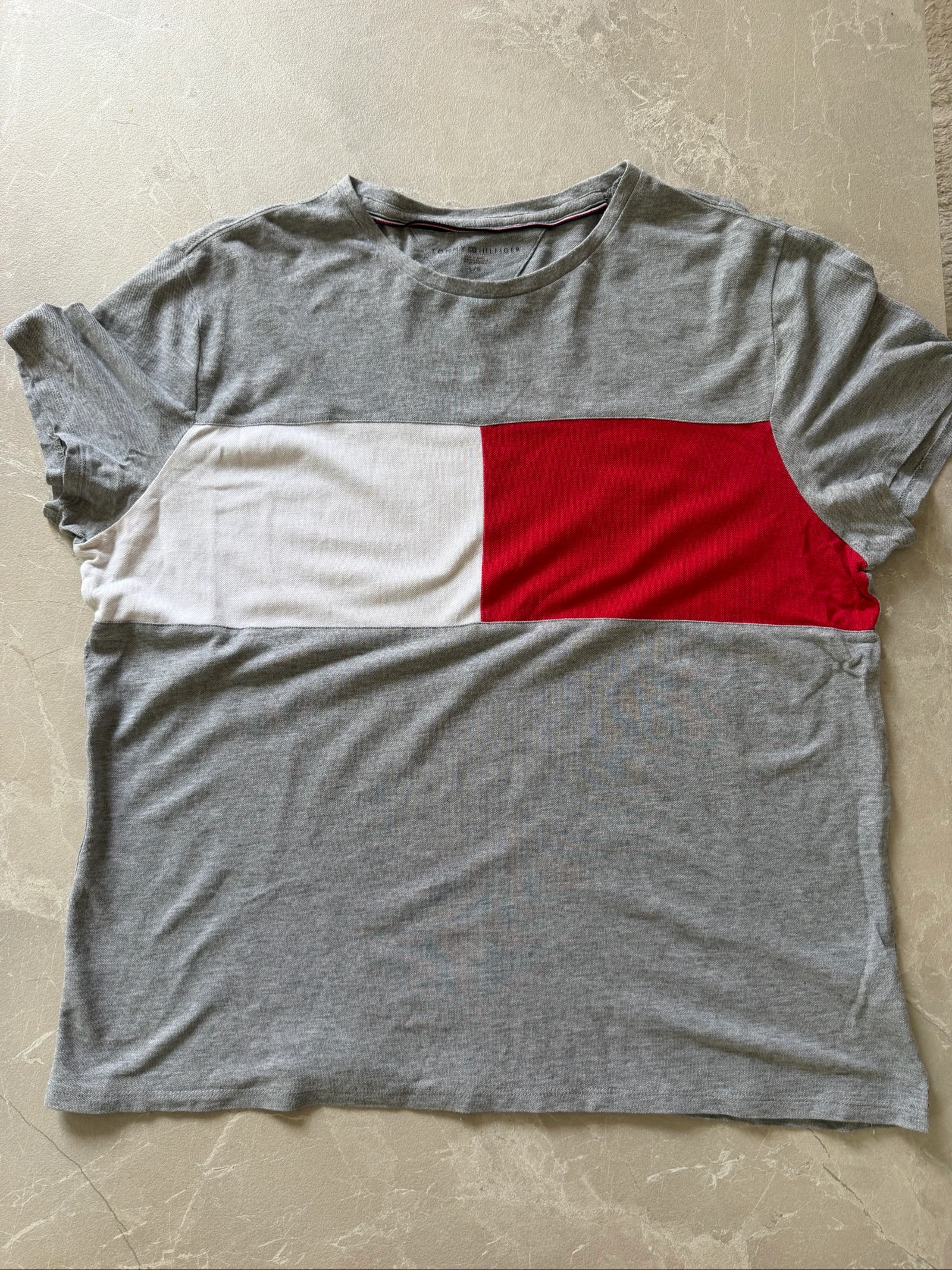 Tommy Hilfiger grijs colorblock logo vlag T-shirt - Maat L – photo 2